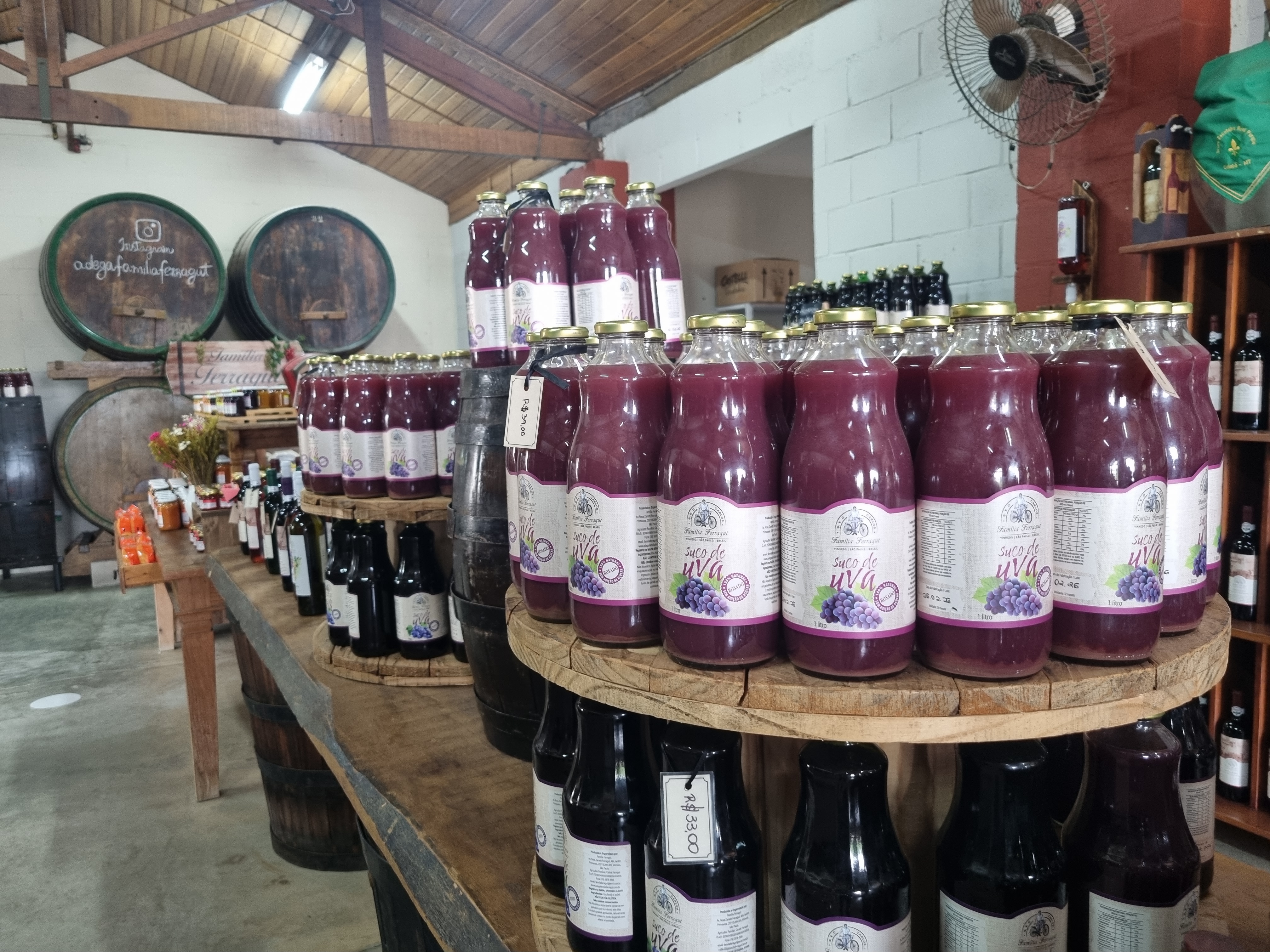 Descubra os Encantos da Adega Família Ferragut em Vinhedo: O Sabor Único do Suco de Uva Niágara